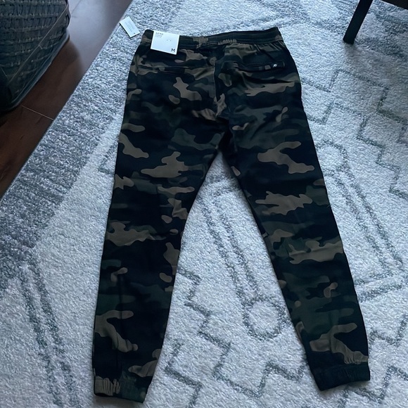 NWT- Aeropostale Camouflage Jogger with Stretch - Picture 6 of 7